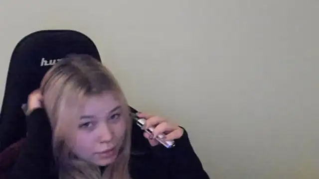 Lulu Di online show from February 13, 12:45 am