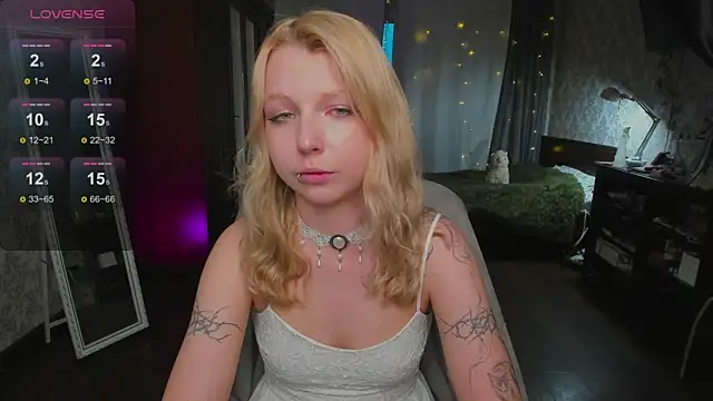 yourlovelyeve online show from April 22, 5:32 pm