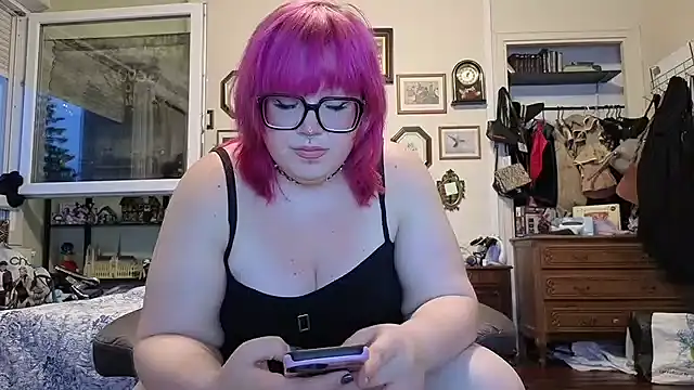 ProfaneHekate online show from July 3, 8:04 pm