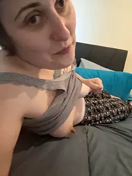 Tiara XOX online show from February 25, 11:20 am