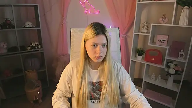 CelestineMauriac online show from April 21, 6:59 pm