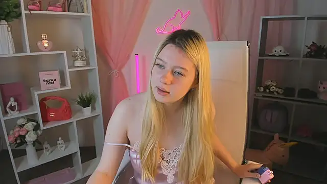 CelestineMauriac online show from April 25, 6:38 pm