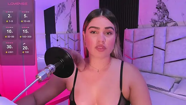 Liiahfontaine online show from April 6, 7:59 pm