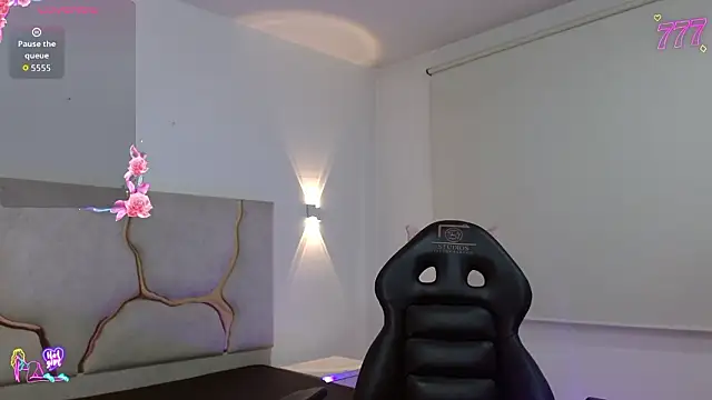 TINY TAY online show from March 2, 11:50 am