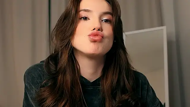 ssandralovin online show from April 21, 8:49 pm