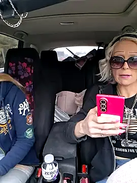 BeautifulFire23 online show from April 22, 2:47 pm