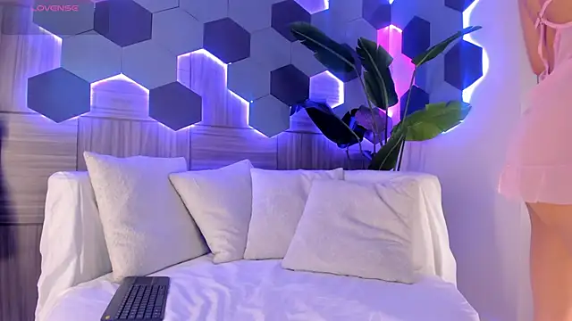 KatyaKozlov online show from June 9, 7:57 pm