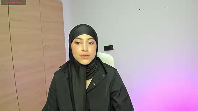 LAY LA  online show from April 25, 9:12 pm