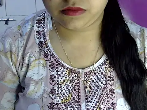 Cute Aliyaa online show from June 18, 1:27 pm