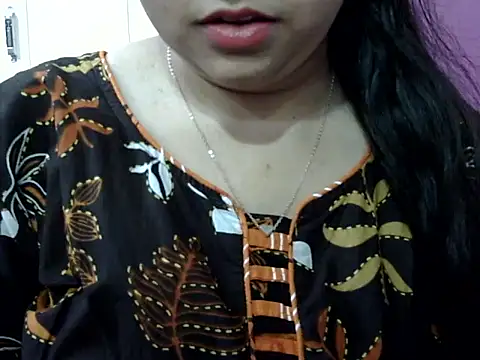 Cute Aliyaa online show from April 24, 2:53 pm