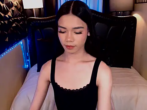 ItsurGirlMiana online show from March 4, 4:08 am