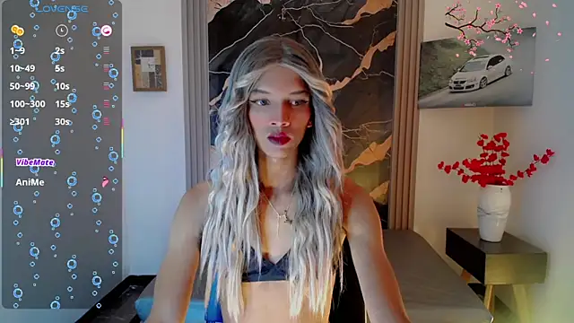 Samantha Ortega  online show from April 23, 11:39 am