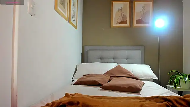 SalomeStorm  online show from April 24, 3:26 pm