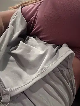 Snapshot of TattooGirlAlia chatting on September 17, 9:02 pm TattooGirlAlia online show from September 17, 9:02 pm