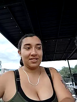 Robin H00t 2 online show from April 12, 9:39 pm