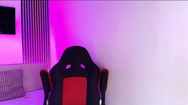 tammy bensom1 online show from April 9, 2:00 pm