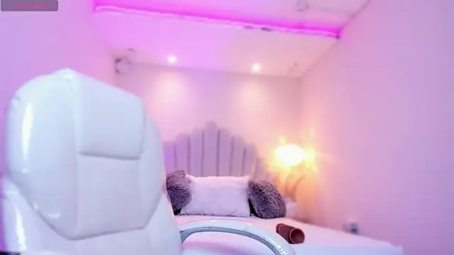 KataThonpson online show from March 20, 5:01 am