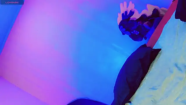 zoe rous2 online show from February 9, 1:02 pm