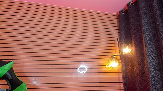 TheBatMansion online show from April 22, 11:24 pm