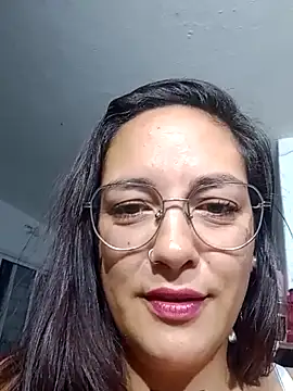 kuramaqueen online show from February 26, 5:28 am