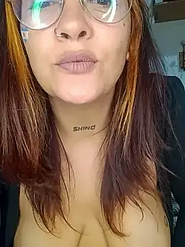 kuramaqueen online show from June 17, 4:03 am