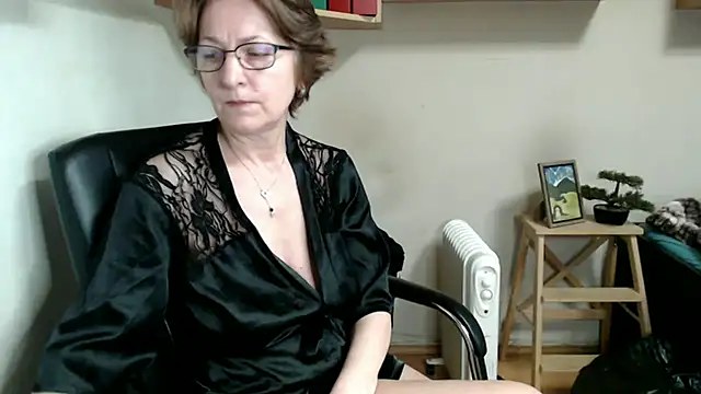 katemodel online show from February 23, 8:25 am