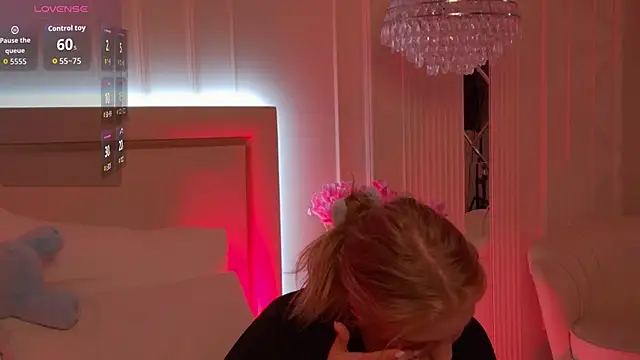 MollyHilton online show from March 11, 6:21 pm