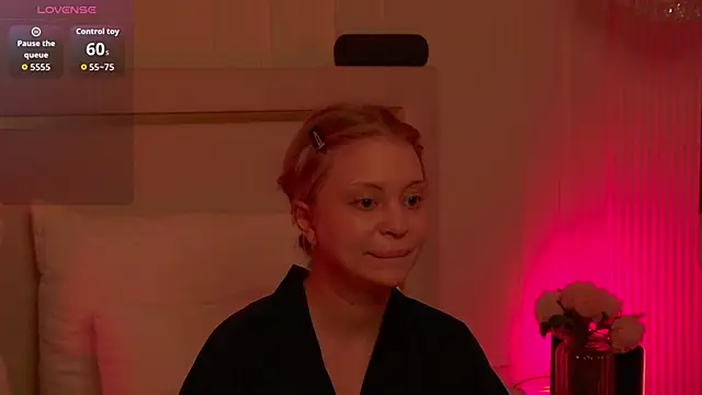 MollyHilton online show from April 3, 6:17 pm