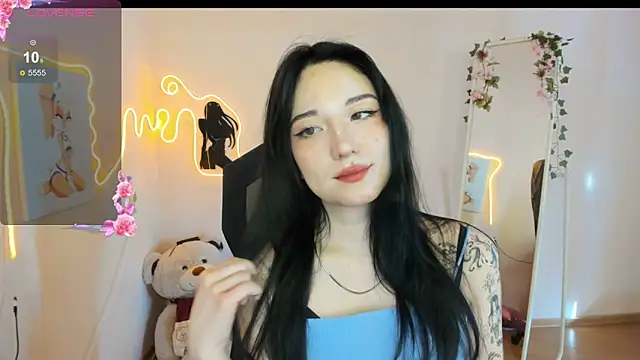 AliceeinWonderlanddd online show from March 30, 3:17 am