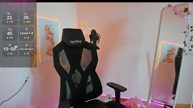 AliceeinWonderlanddd online show from April 24, 4:48 am