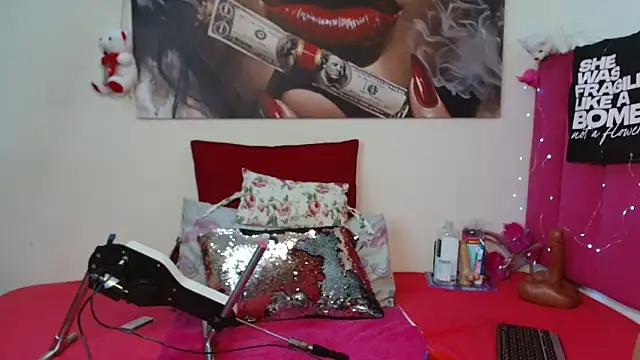 Moreish-06 online show from April 3, 5:55 pm