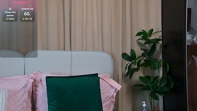GinaMencee online show from May 28, 8:29 pm