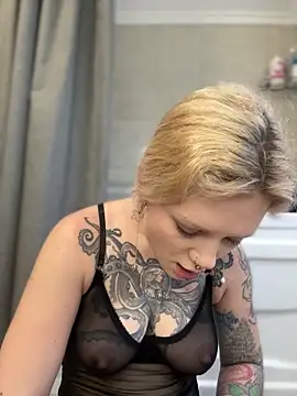 BlondeDoll  online show from March 6, 6:19 am