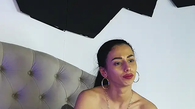 ChloeeDavis online show from March 8, 2:04 am