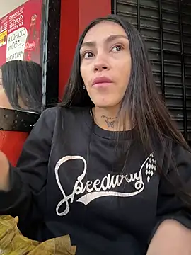 Bonny Eva online show from April 25, 2:58 pm