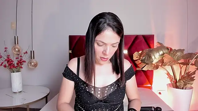 AnnaBroooks online show from April 27, 11:57 pm