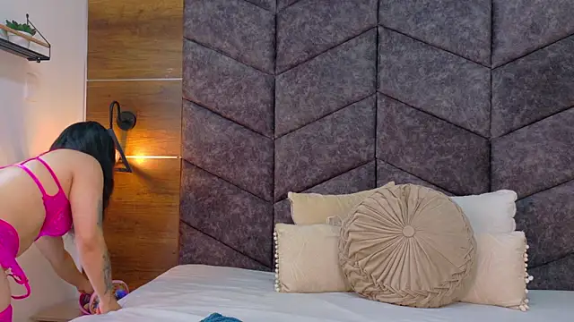 AnnieRouse   online show from February 26, 12:04 pm