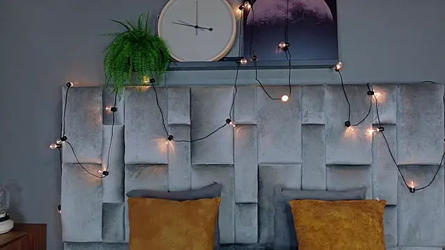 AnnieRouse   online show from April 23, 11:39 am