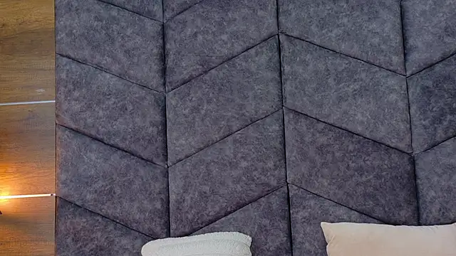 AnnieRouse   online show from April 21, 11:39 am