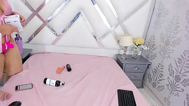 yaragarcia online show from April 22, 4:42 am