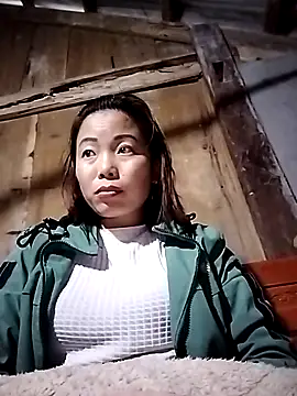 Ella-aa online show from February 18, 9:41 am