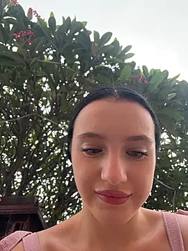 MiaTee online show from April 22, 2:08 am