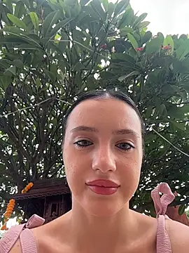 MiaTee online show from April 29, 2:04 am