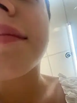 MiaTee online show from April 26, 1:58 am