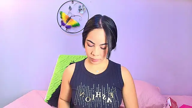 melany roberts  online show from March 11, 3:11 am