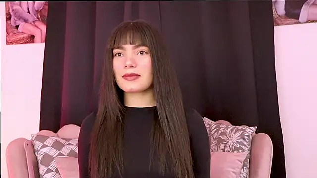 dakotacollins  online show from April 25, 3:53 am