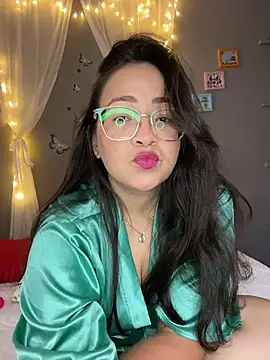 alisbloom online show from March 25, 6:33 pm