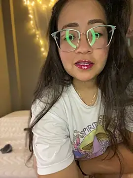 alisbloom online show from April 8, 6:32 pm