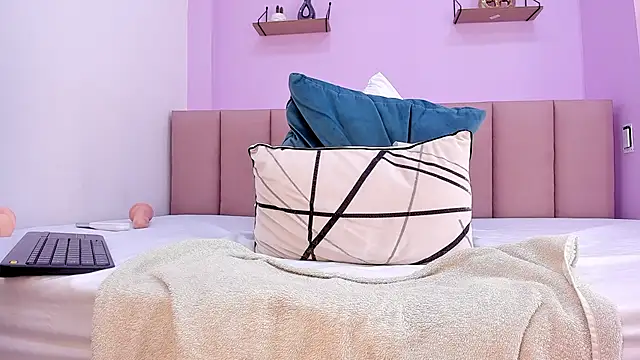 sam doll  online show from April 17, 9:50 pm