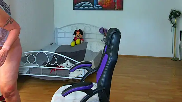 Sylly online show from March 25, 9:01 am